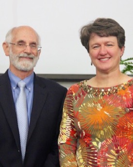 Sue Stein (R) with VIMS Dean & Director John Wells following the VIMS Awards Ceremony. © C. Katella/VIMS.